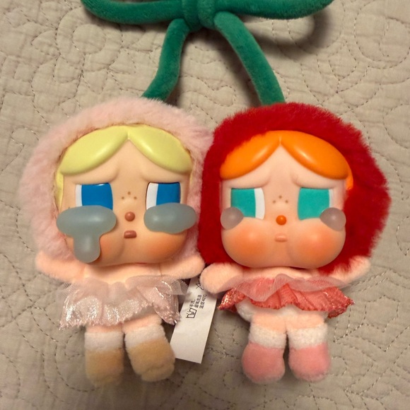 CRYBABY POP MART - Cute Plush Doll Keychain Set - Pink and Red - Picture 2 of 5